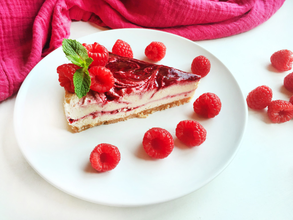 Paleo-White-Chocolate-Raspberry-Cheesecake-24