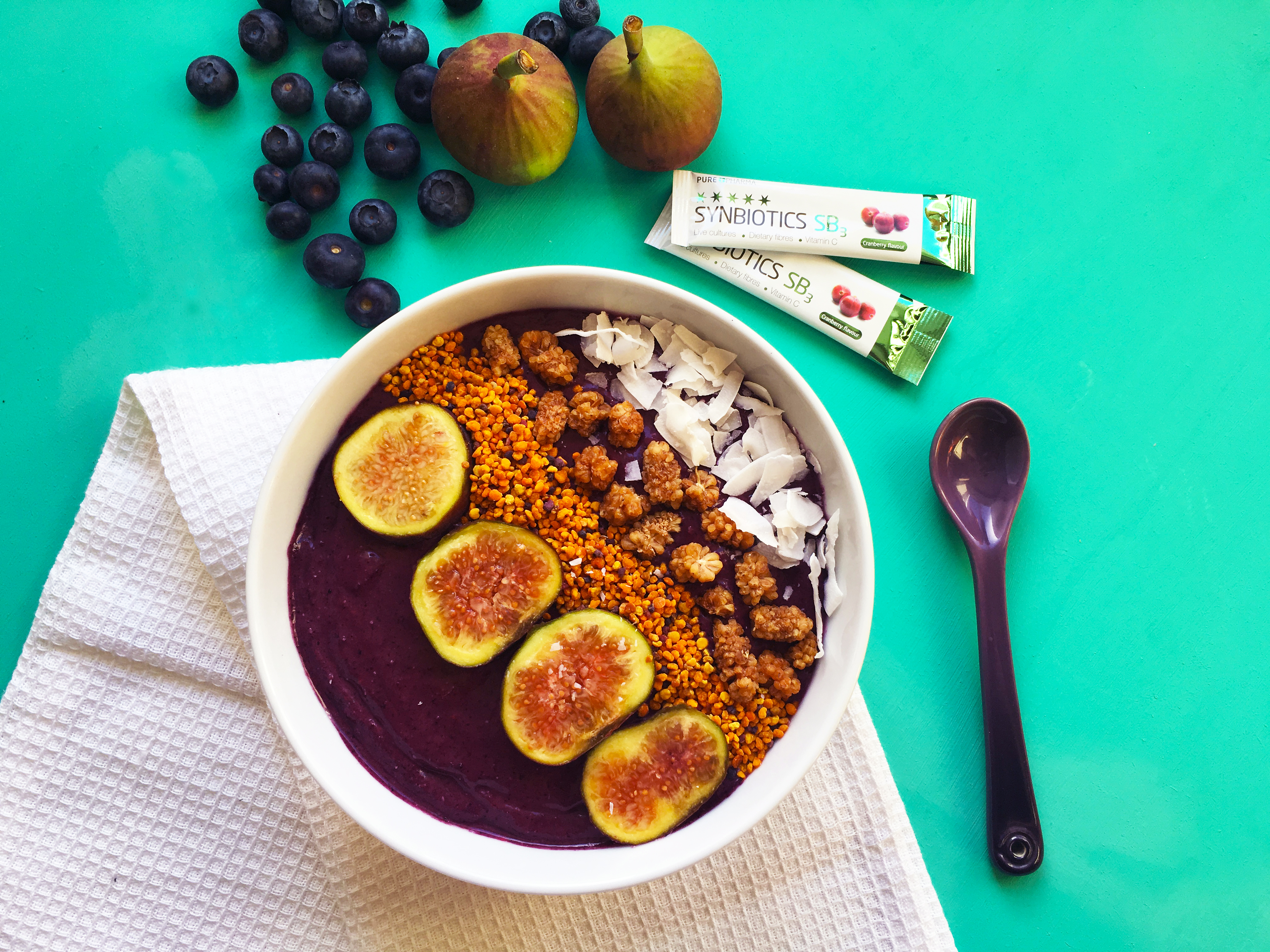 Blueberry and Acai Probiotic Smoothie Bowl