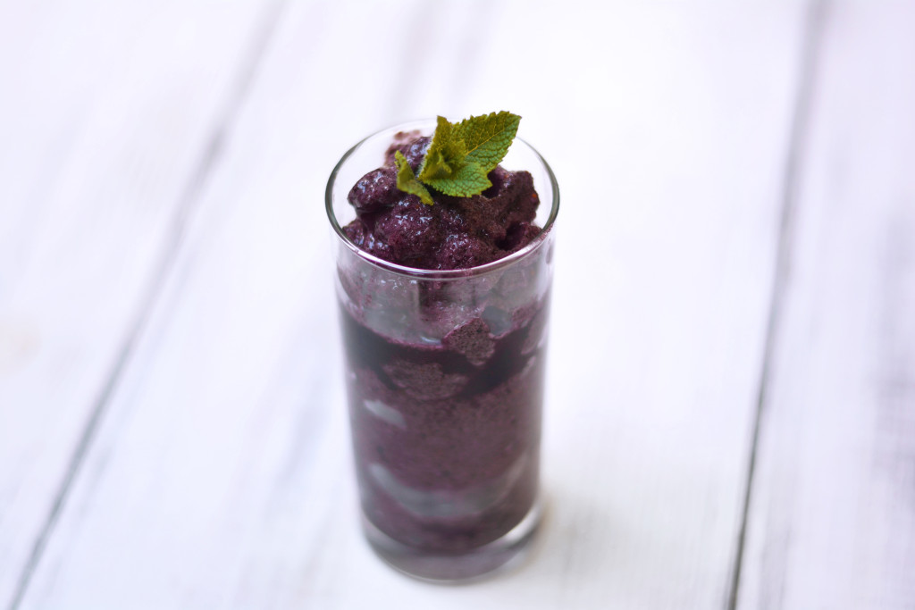 healthy-blueberry-slushies-4